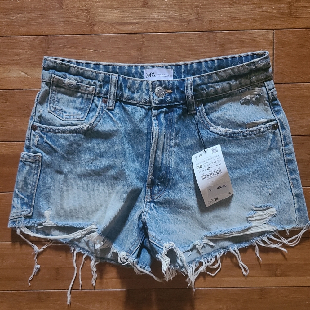 Zara High Rise Frayed Jean Shorts Size: 38